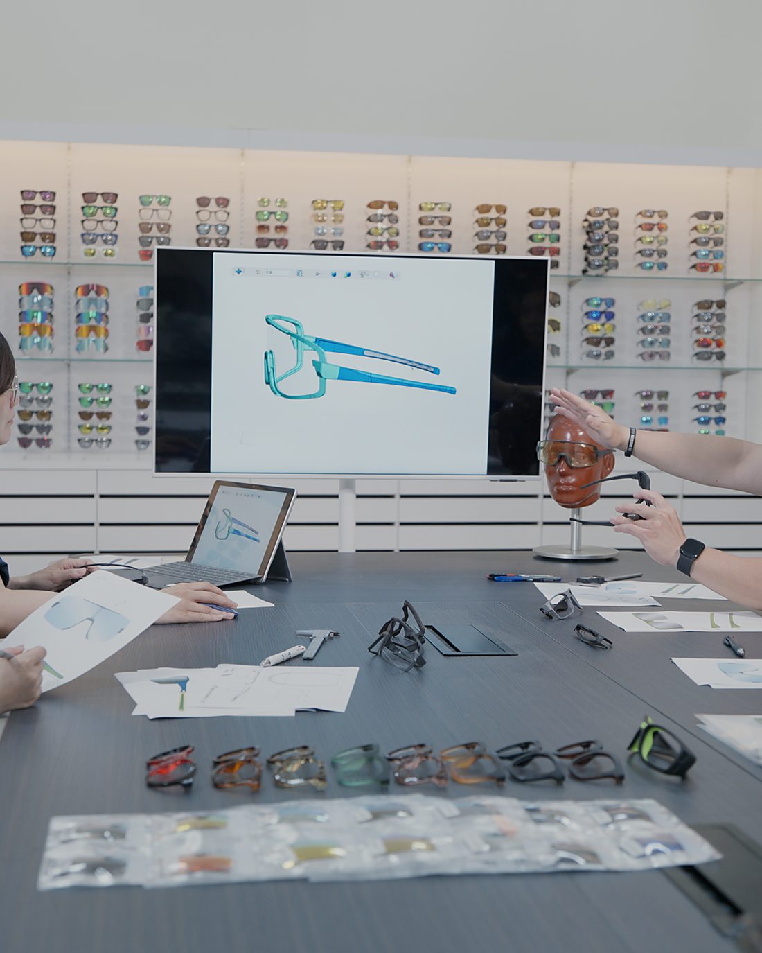Meng Tai Eyewear development meeting in the Tainan showroom