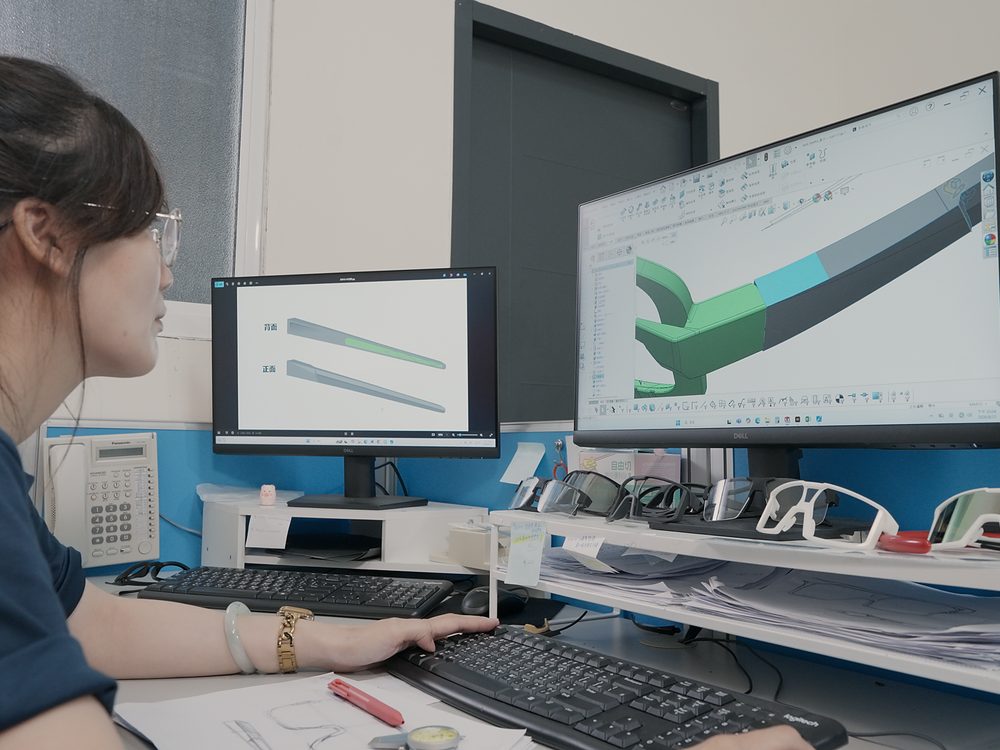 CAD modelling of an eyewear temple