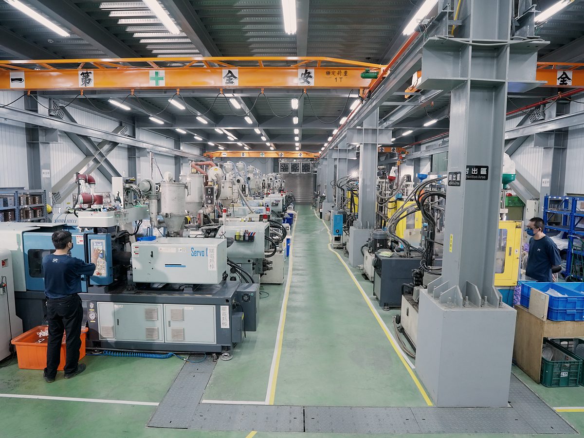 Injection molding floor