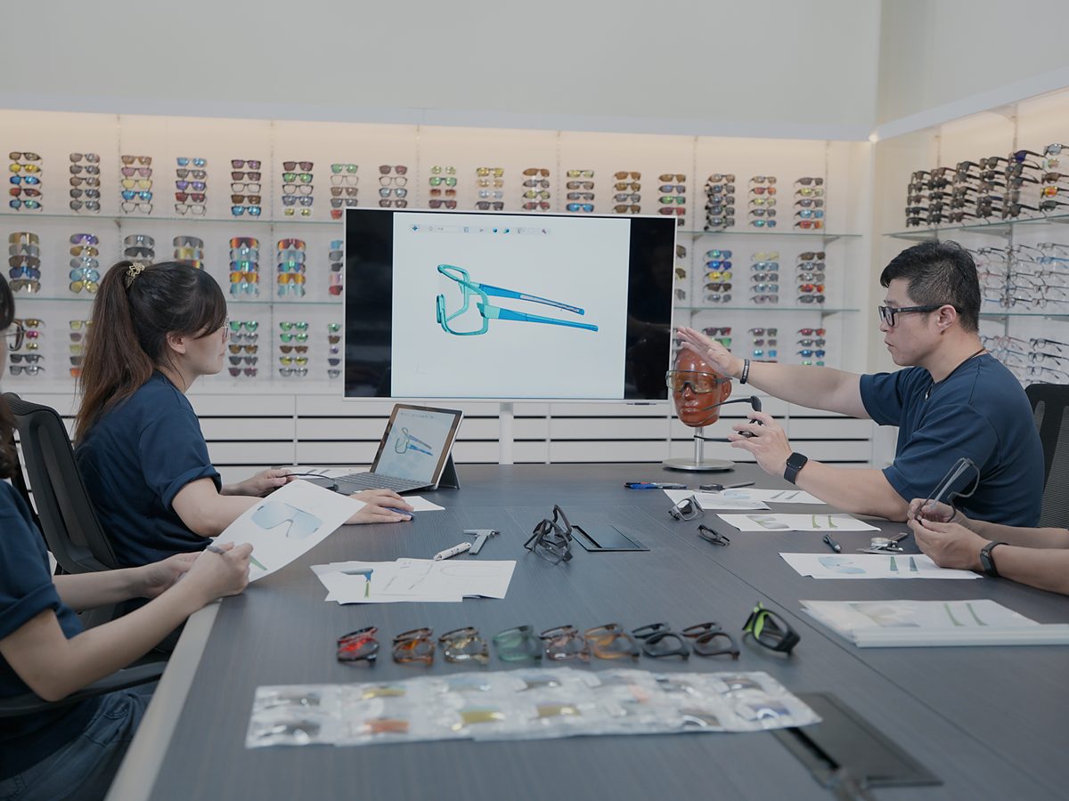 Design review in the Meng Tai showroom